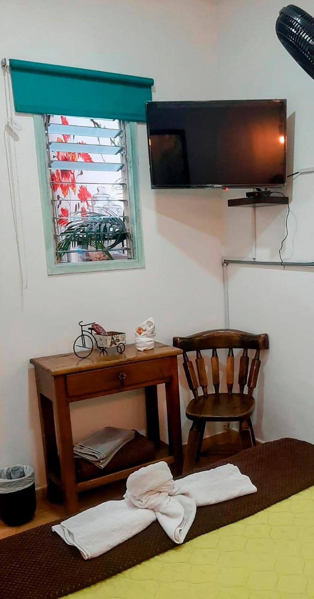 La 10 Hostal